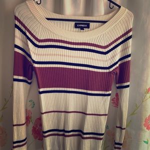Striped fitted sweater.